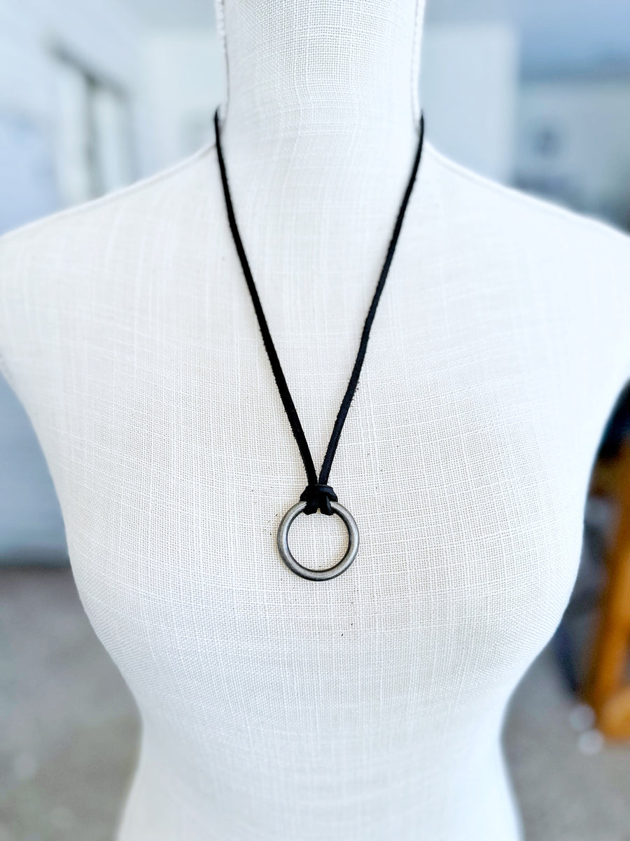 Brushed Silver O-Ring on Black Leather Necklace – Boho By Design